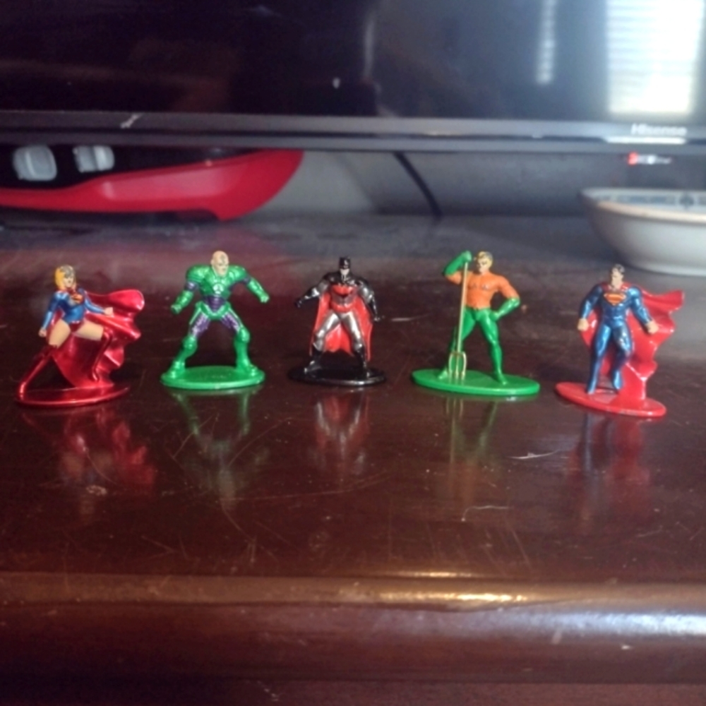 TM & DC Comics Five Small Pewter Metal Collectible Justice League Figurines